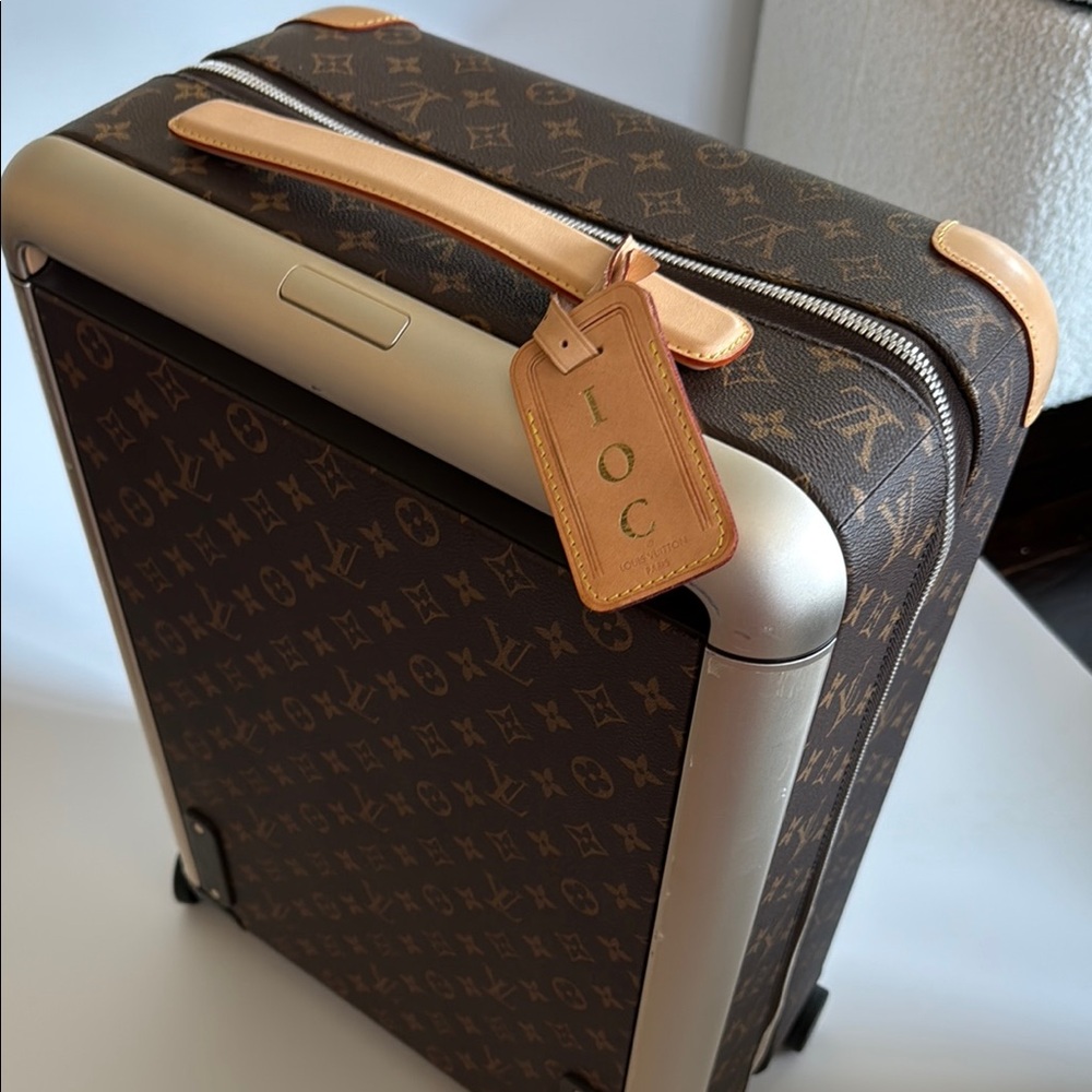 Louis Vuitton Monogram Canvas Travel Bag - Picture 2 of 15